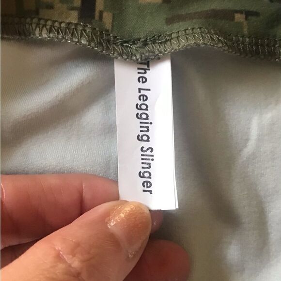 NWOT … THE LEGGING SLINGER “Size: M” Leggings - Picture 5 of 6